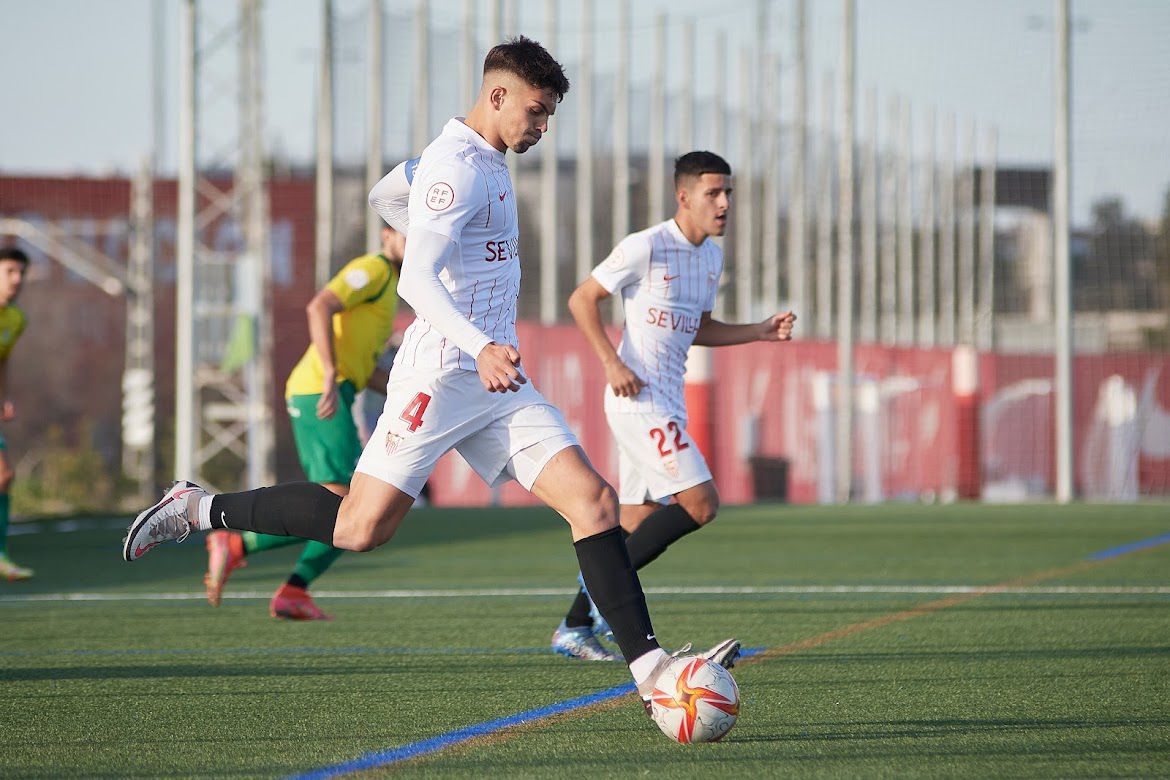  Ángel Puerto, capitán del Sevilla C.