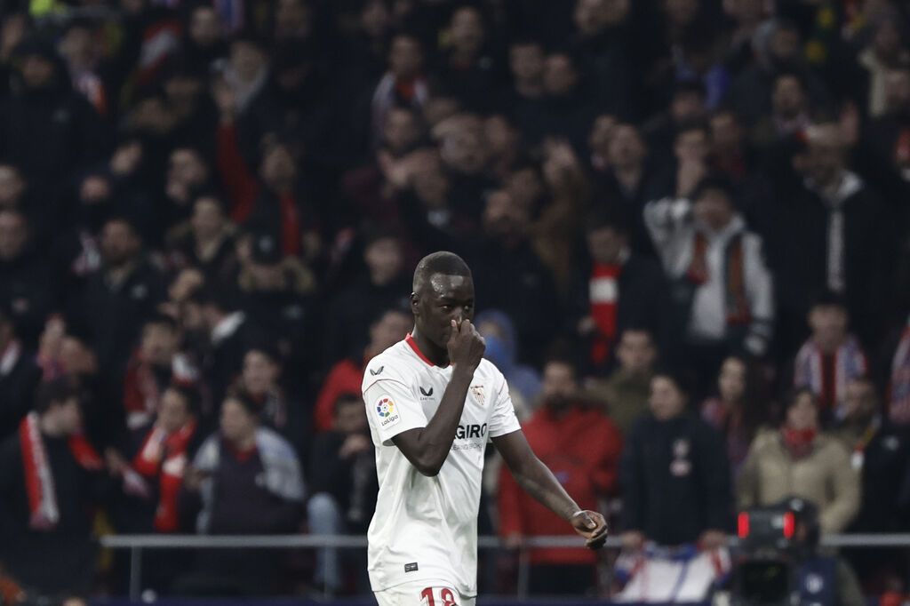 Pape Gueye, tras ser expulsado en el Metropolitano.