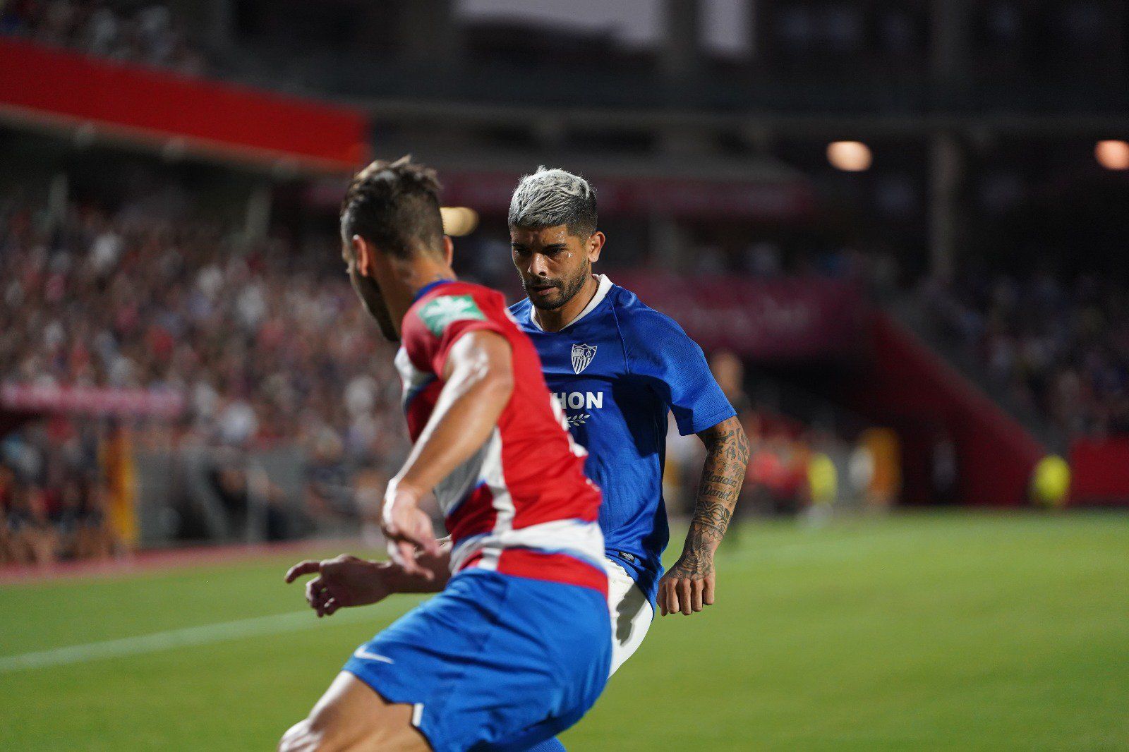  Banega, en el partido ante el Granada de pretemporada..