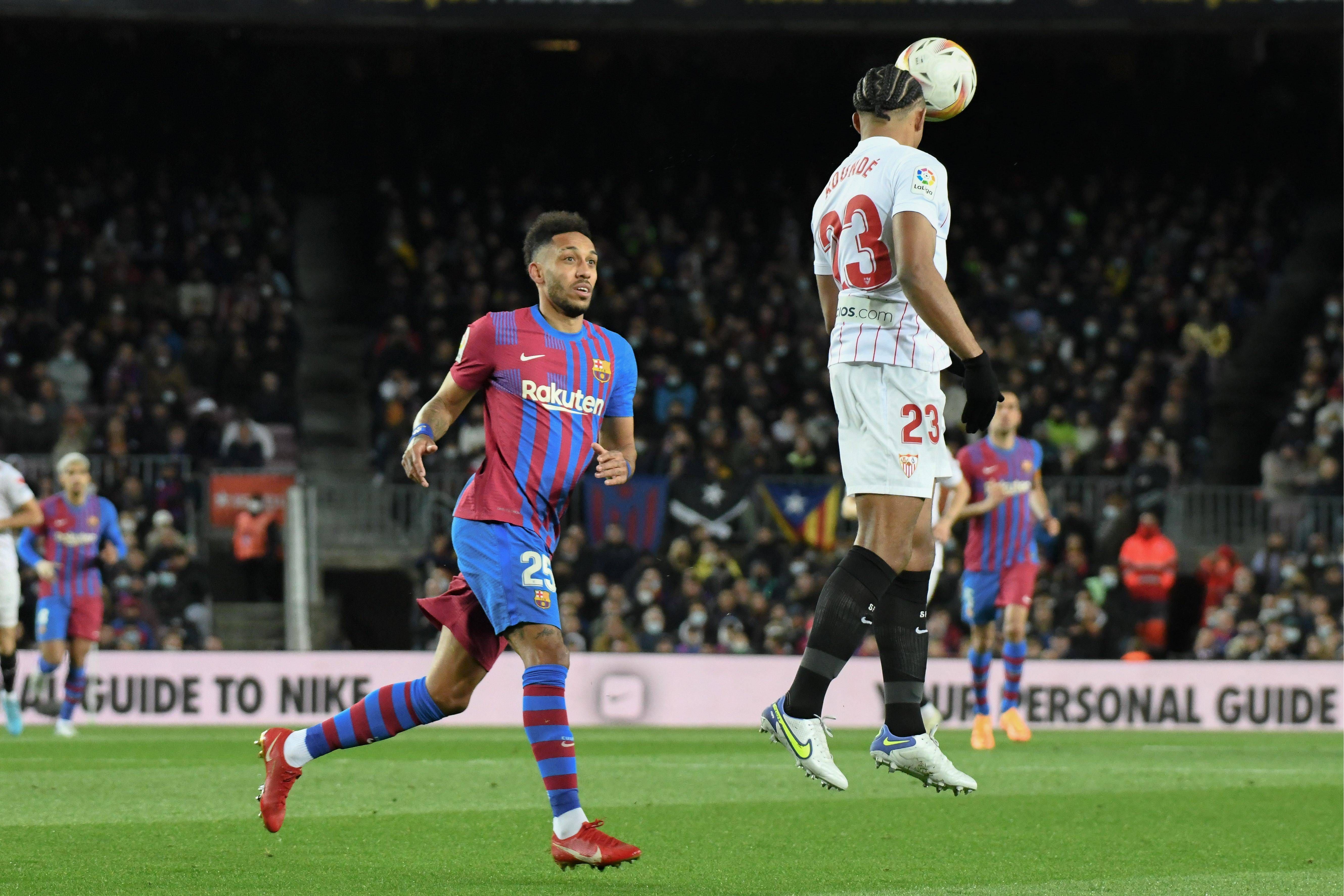  Koundé, ante el FC Barcelona.