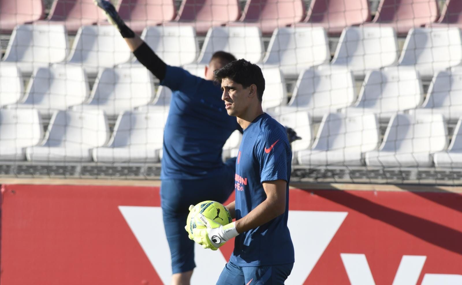  Bono, delante de Vacli, en un entrenamiento.