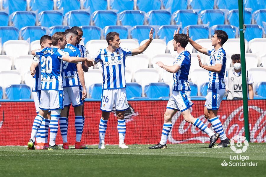  Carlos Fernández se estrenó como goleador contra su exequipo, el Sevilla.