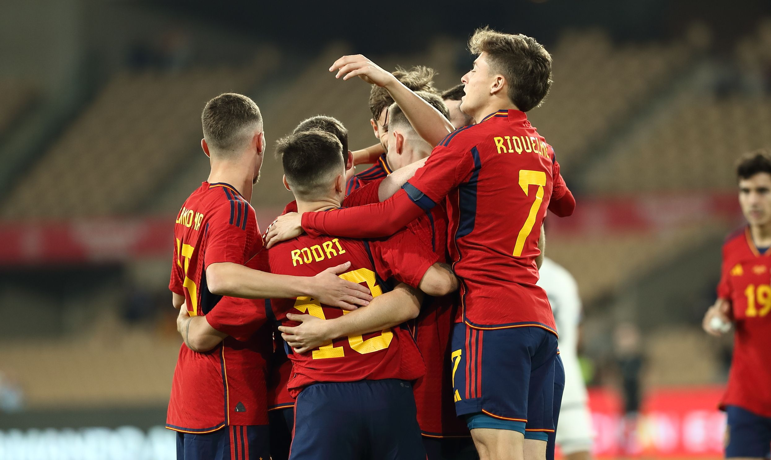  Carmona y Rodri, celebrando un tanto de la selección sub 21.