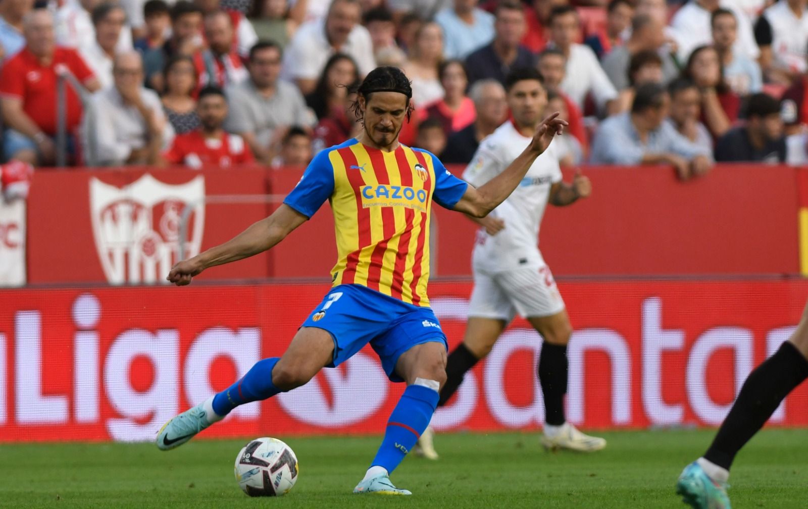  Cavani, durante el Sevilla-Valencia.