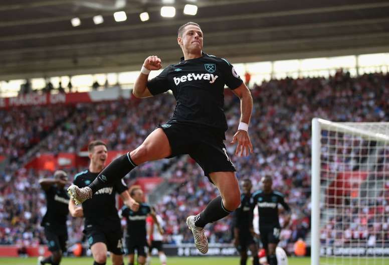  Chicharito con el West Ham.