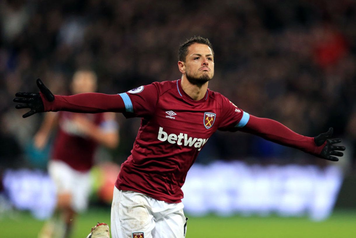  Chicharito Hernández con el West Ham.