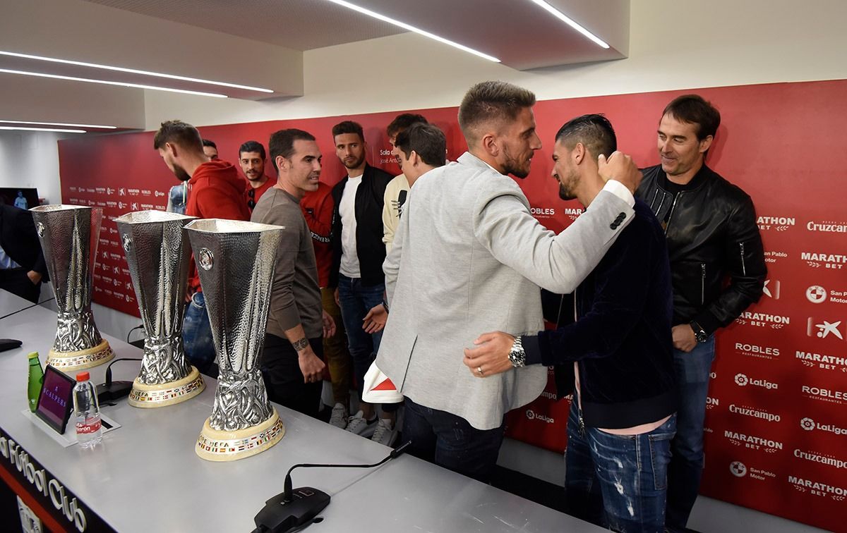 Carriço se despide de sus compañeros.