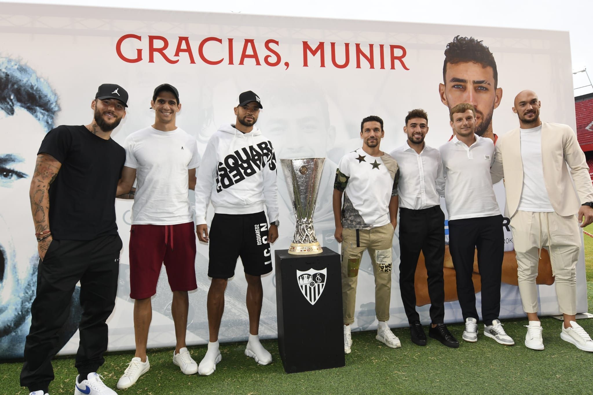  Munir, en su despedida del Sevilla.