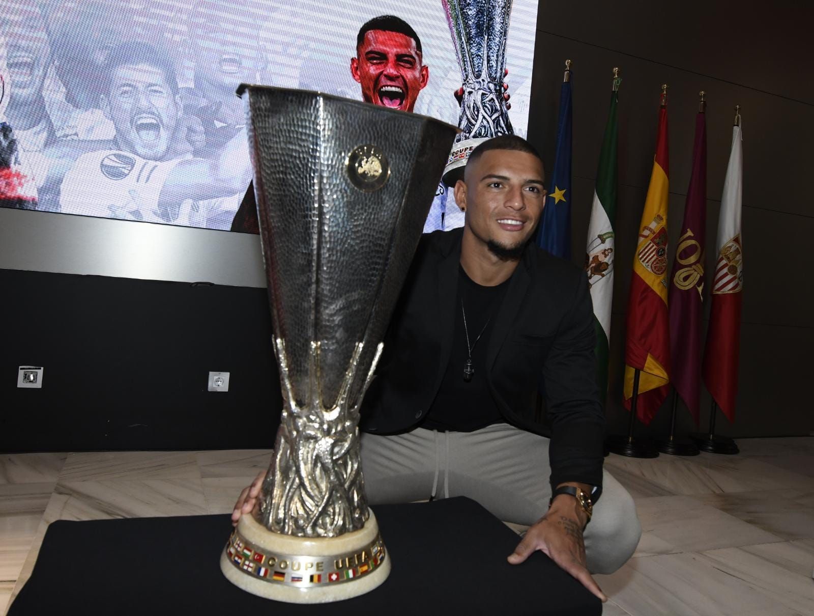  Diego Carlos, en su despedida del Sevilla.