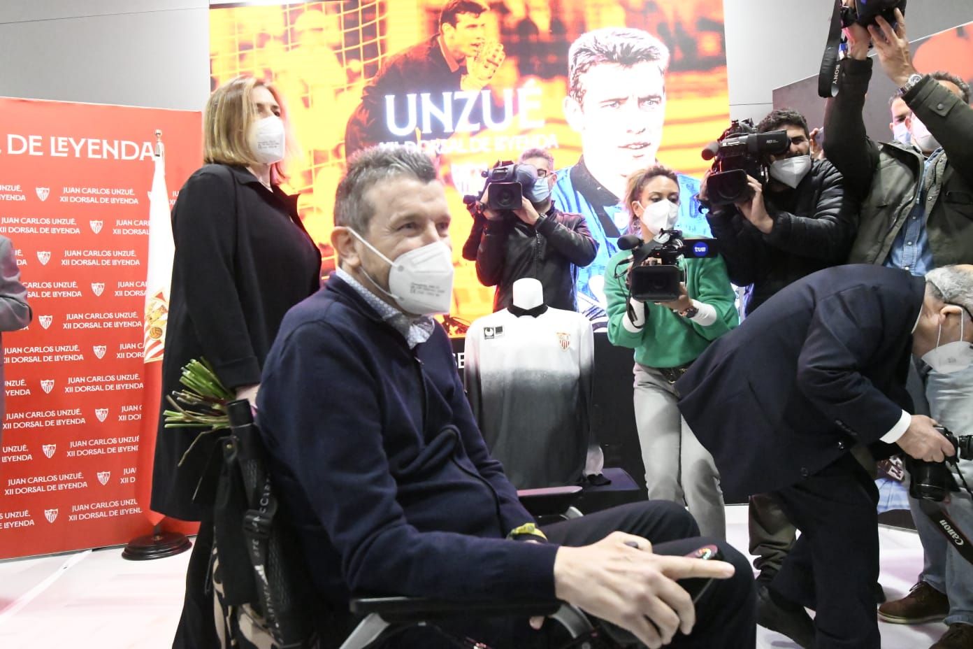  Unzué recibe el Dorsal de Leyenda.