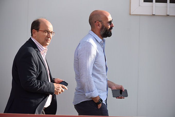  Monchi, junto a Castro, en la Ciudad Deportiva.