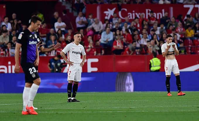  Roque Mesa, en un partido con el Sevilla.