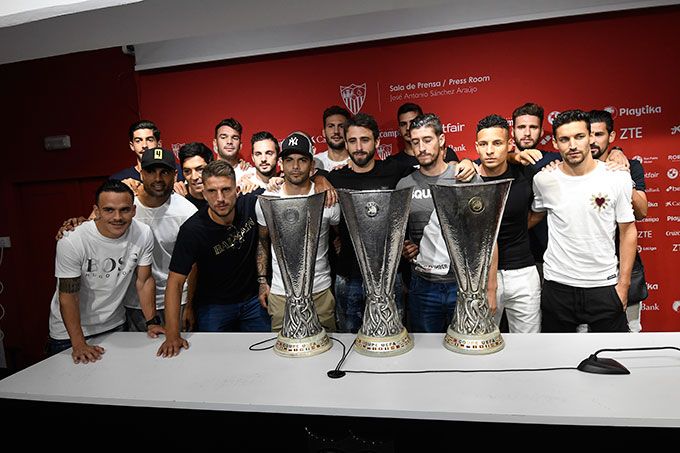  Pareja, en su despedida del Sevilla.