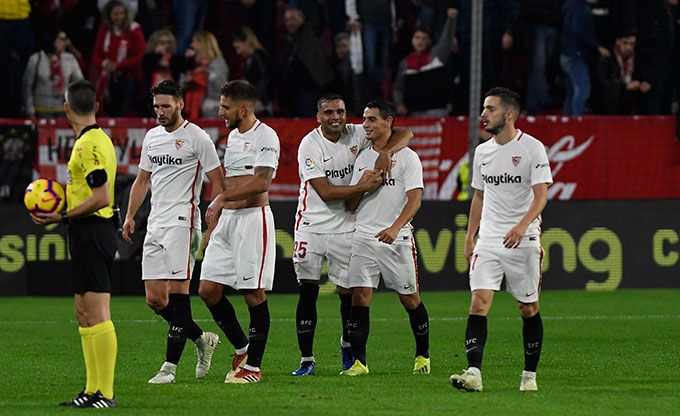  El Sevilla celebra su victoria sobre el Espanyol.