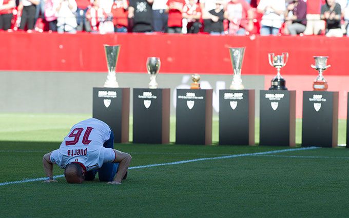 Monchi, despidiéndose del sevillismo en el Sánchez-Pizjuán.