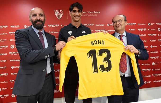  Monchi, José Castro y Bono, en la presentación del portero..