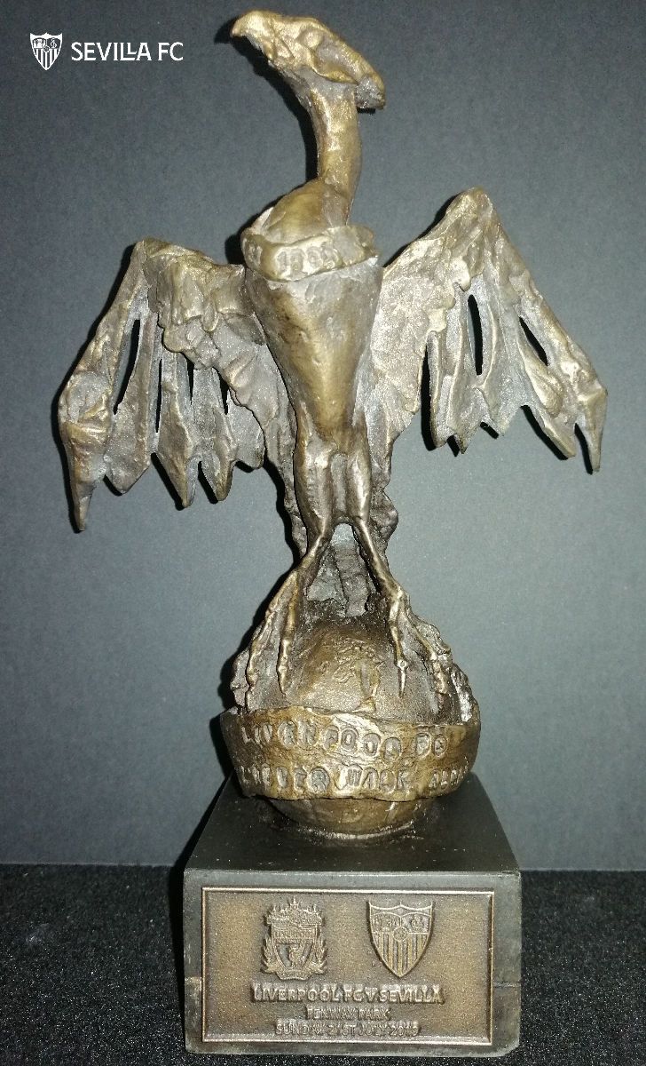  Regalo institucional del Liverpool