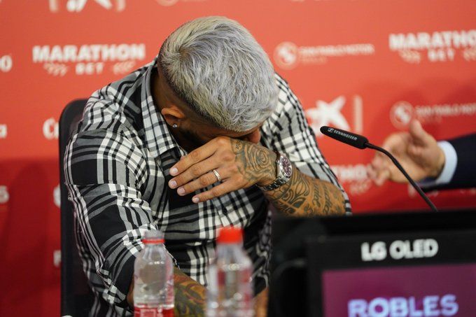  Banega, en su despedida del Sevilla.