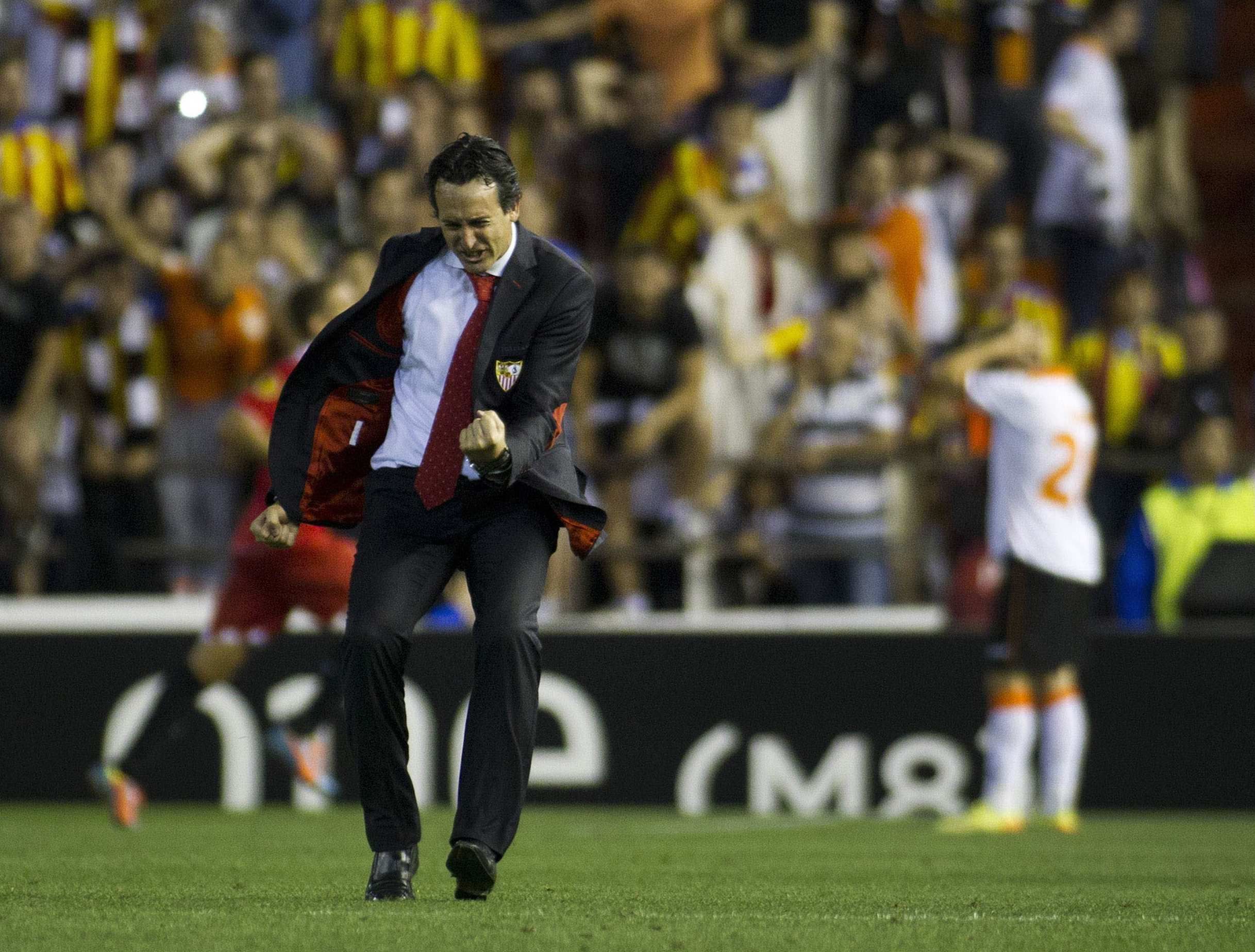  Émery celebra el pase a la final en Mestalla..