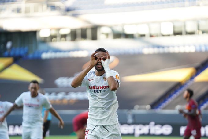  En-Nesyri celebra su gol ante la Roma.