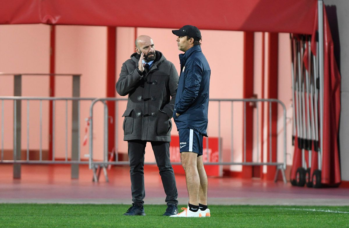  Monchi, charlando con Lopetegui.