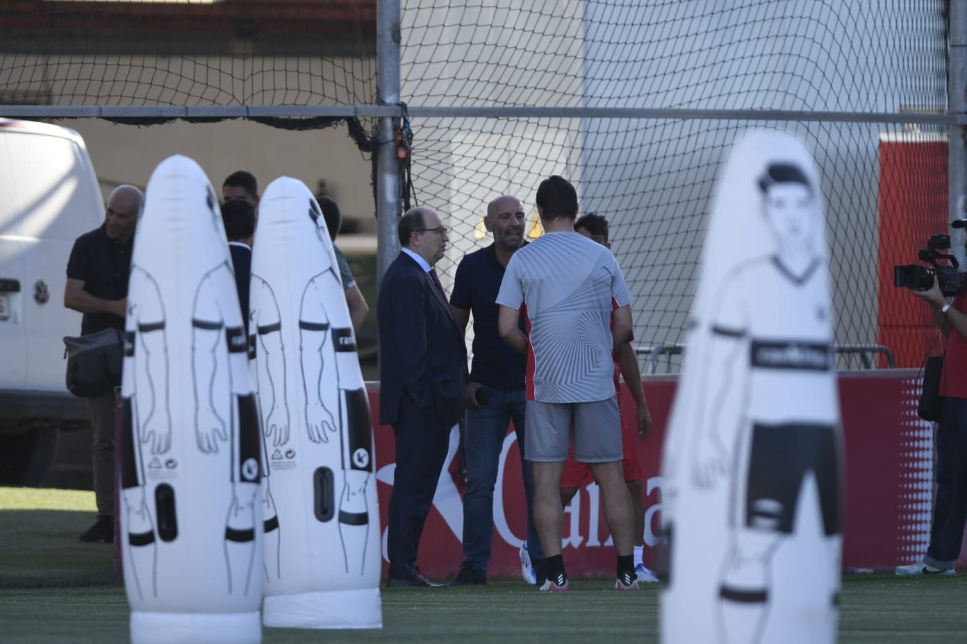 Lopetegui, Monchi y Castro, en el primer entrenamiento de la pretemporada.