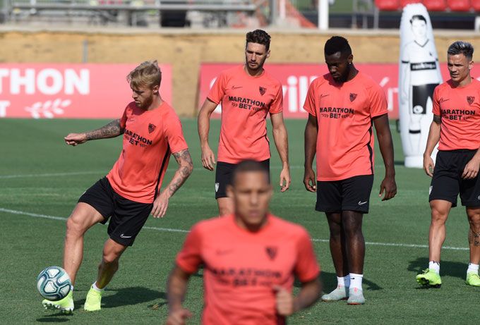  Sergi Gómez, entrenando con el Sevilla.