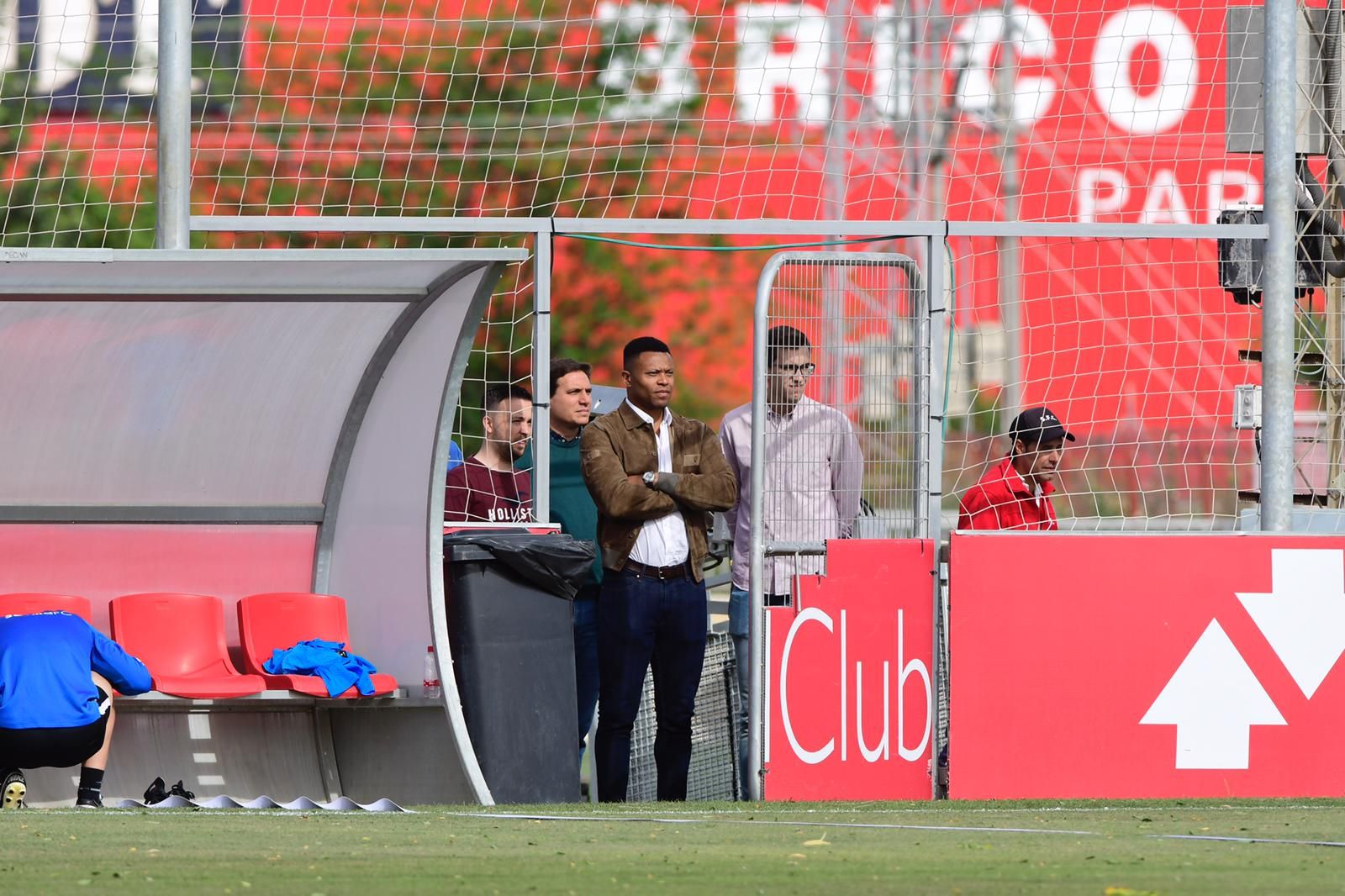  Baptista presencia un entrenamiento del Sevilla en la Ciudad Deportiva Cisneros Palacios.