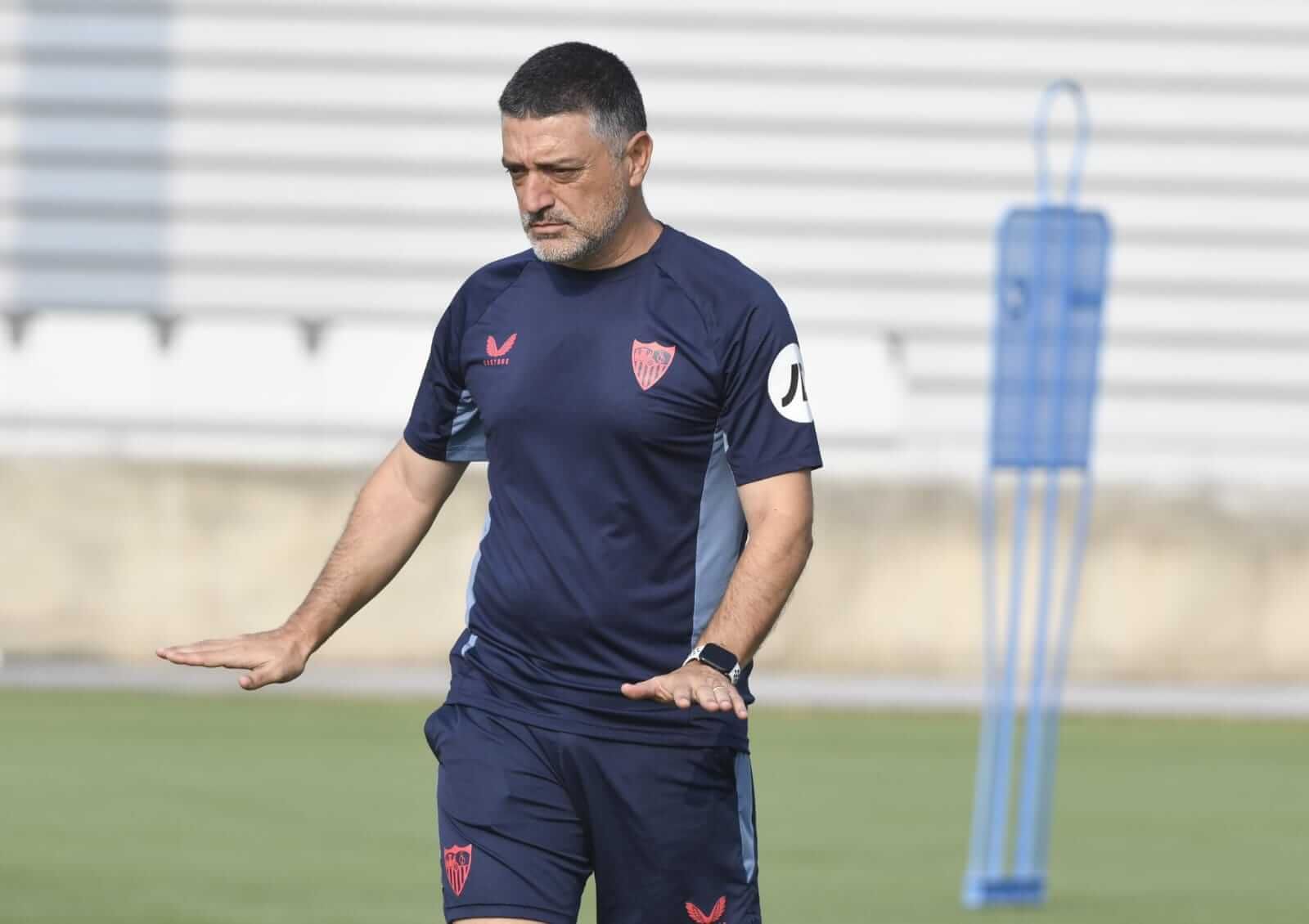 García Pimienta, en el entrenamiento previo al partido del Sevilla ante el Valladolid.