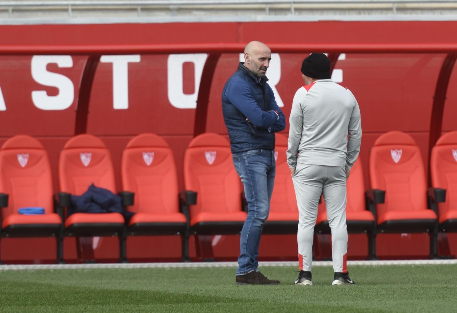 Monchi y Sampaoli, en el entrenamiento de este martes.