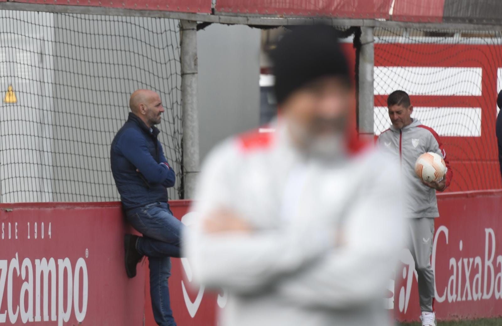 Monchi y Sampaoli, en el entrenamiento de este martes.