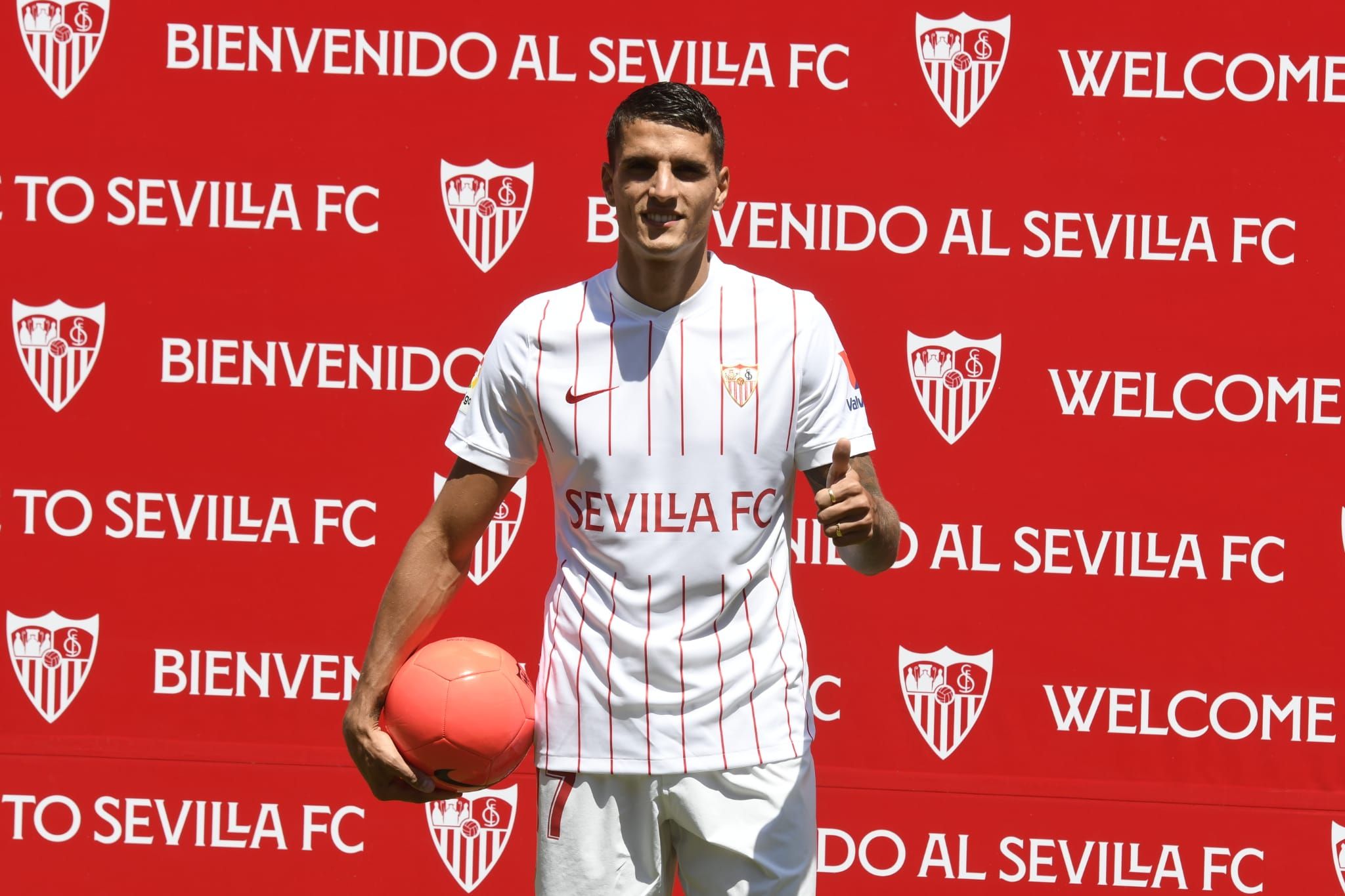  Erik Lamela en su presentación.