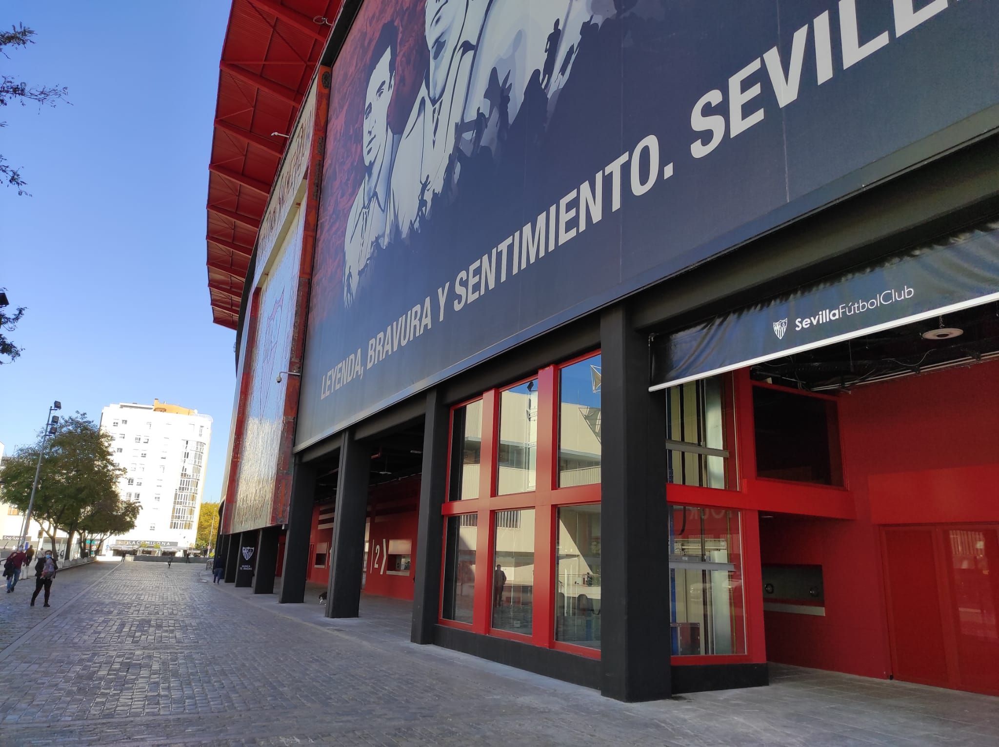 Nuevo aspecto de la fachada de Preferencia del Sánchez-Pizjuán.