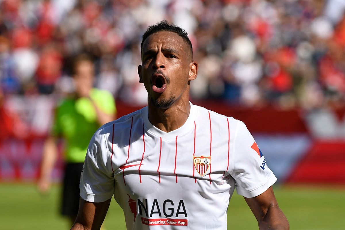  Fernando celebra su gol con el Sevilla ante el Levante.