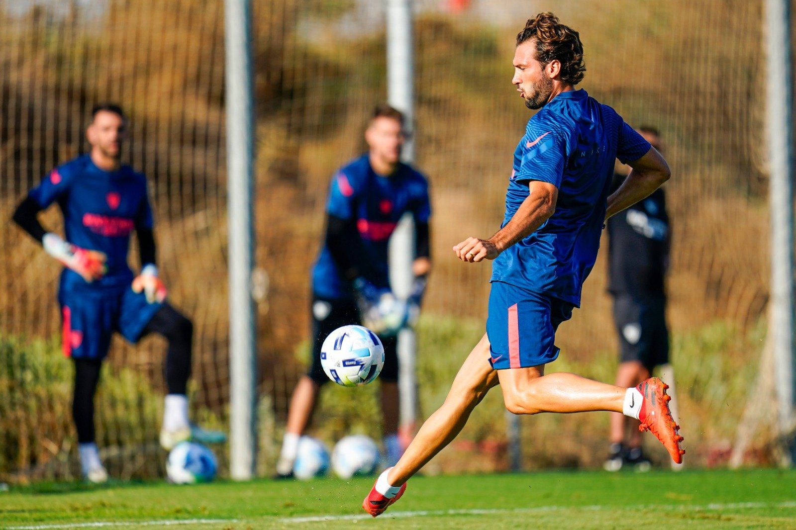  Franco Vázquez, entrenando con el Sevilla.