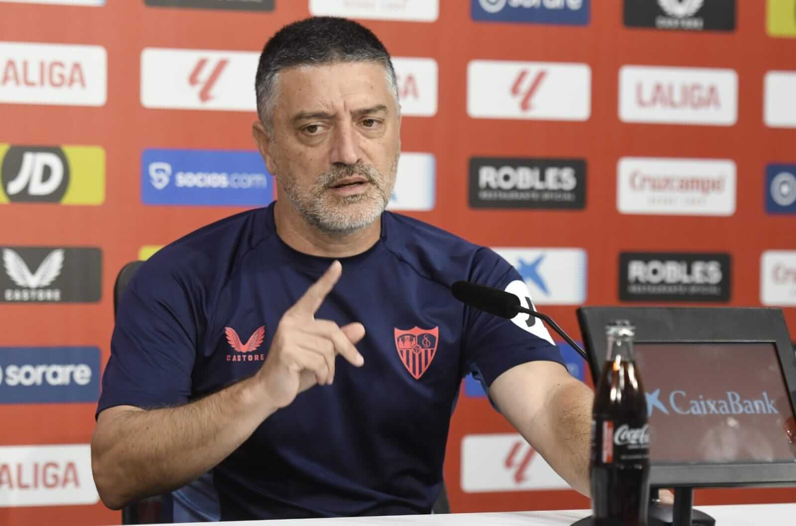 García Pimienta, en la rueda de prensa previa al partido ante el Valladolid.
