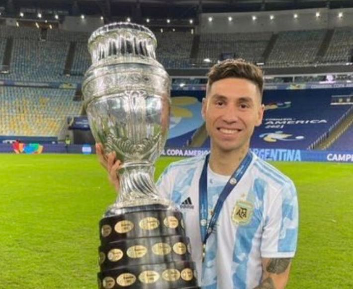 Gonzalo Montiel, con la Copa América.