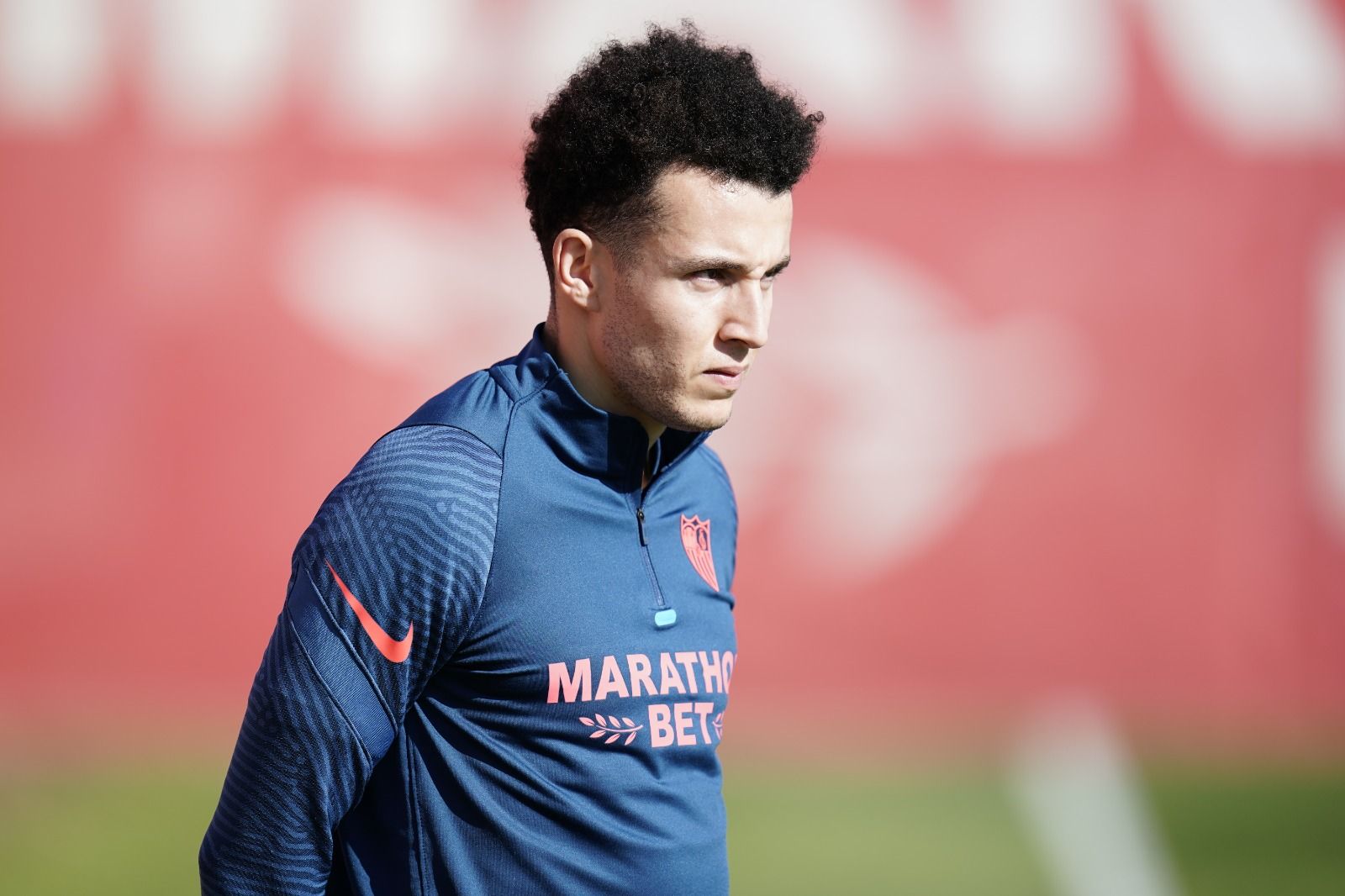 Idrissi, entrenando con el Sevilla.