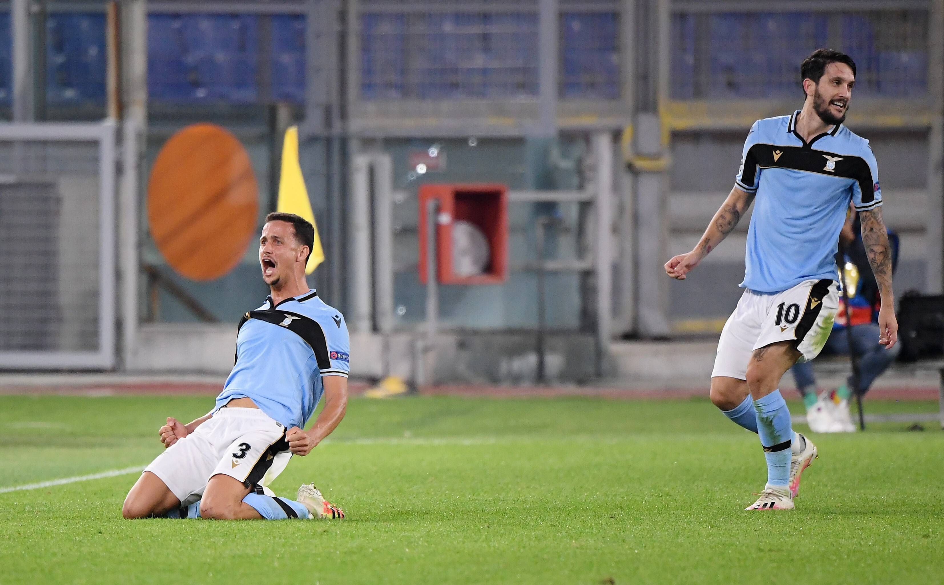  Luiz Felipe y Luis Alberto celebran un gol de la Lazio.
