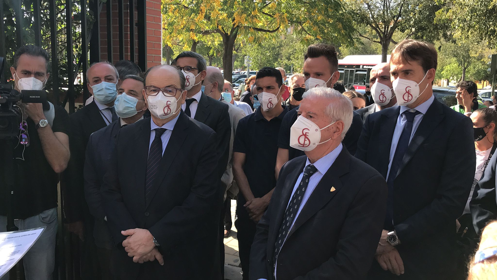 José Castro y Gabriel Ramos, antes de la ofrenda floral al Gran Poder.