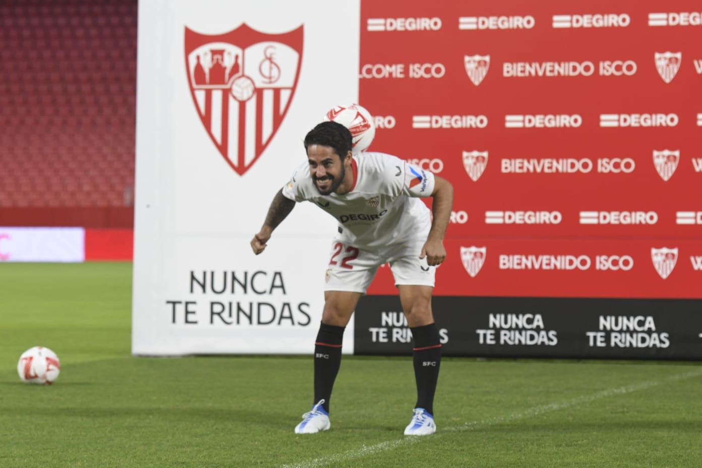  El centrocampista, en su presentación con el Sevilla FC