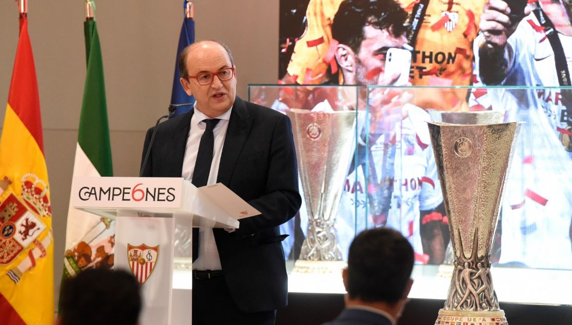  José Castro, en la celebración de la Europa League.