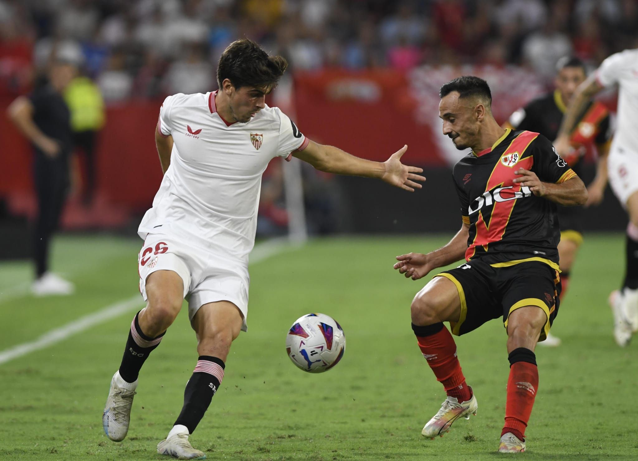  Juanlu, ante el Rayo Vallecano en el Sánchez-Pizjuán
