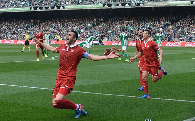 Iborra celebra el gol de la victoria en el único derbi del año.