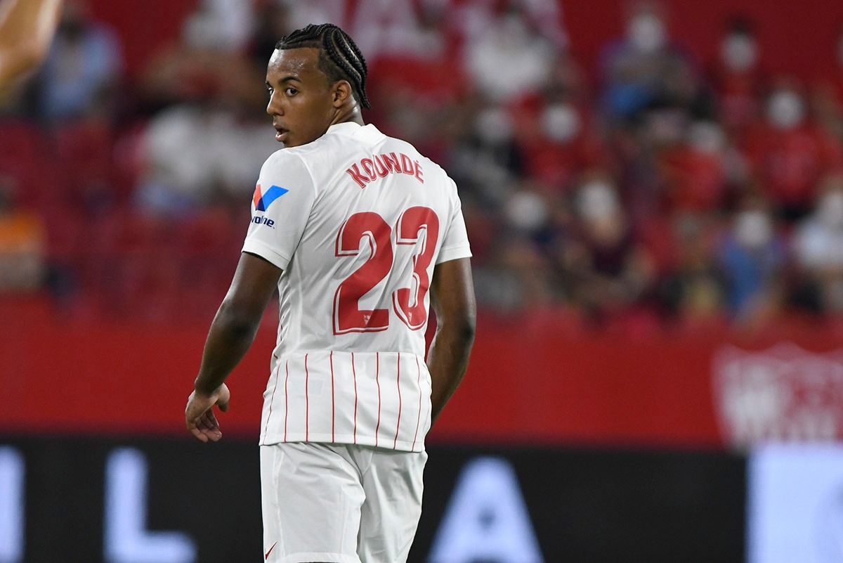  Koundé, con el dorsal 23, en el Sevilla-Rayo Vallecano.