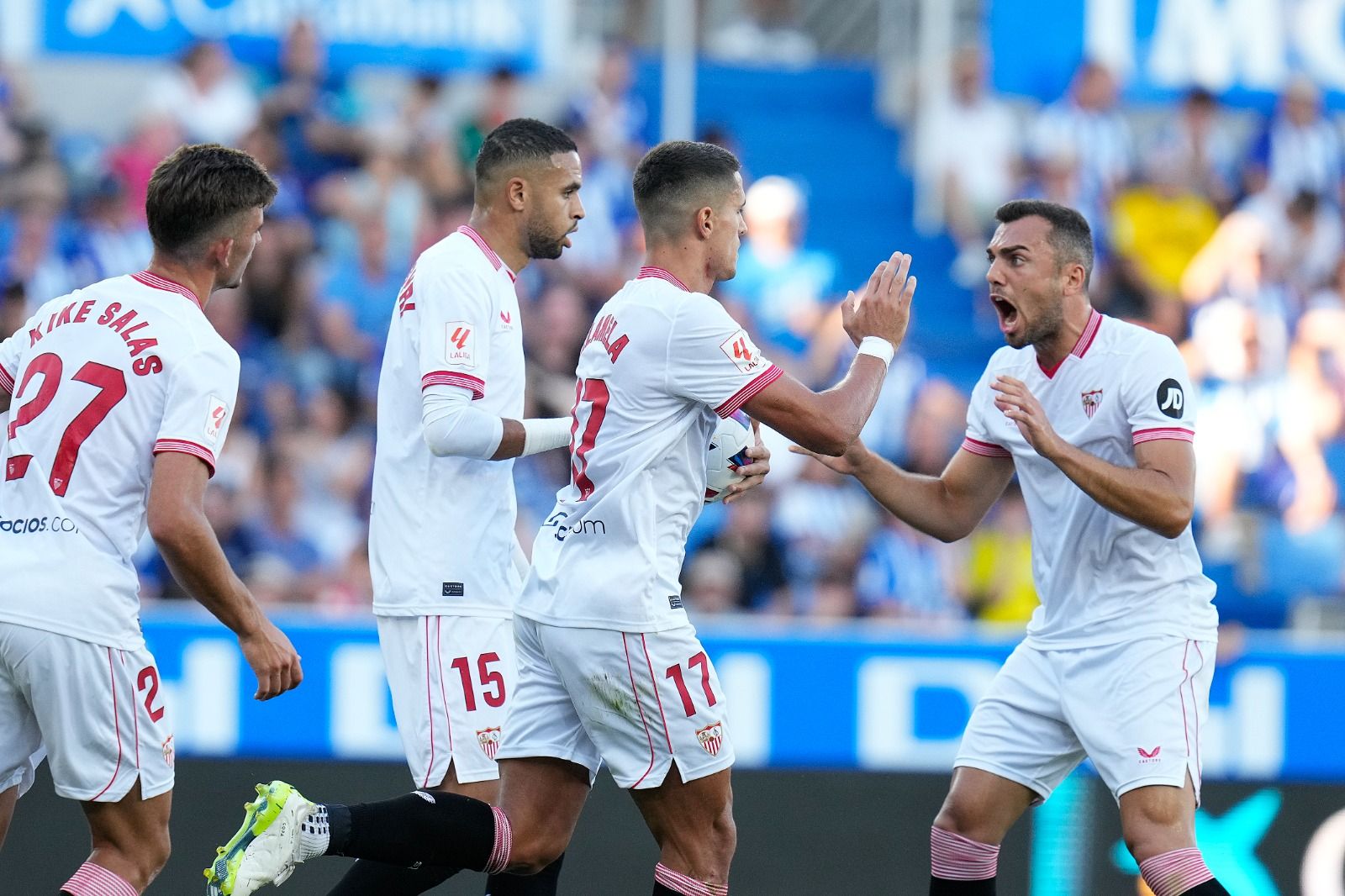  Lamela y Jordán celebran el gol ante el Alavés