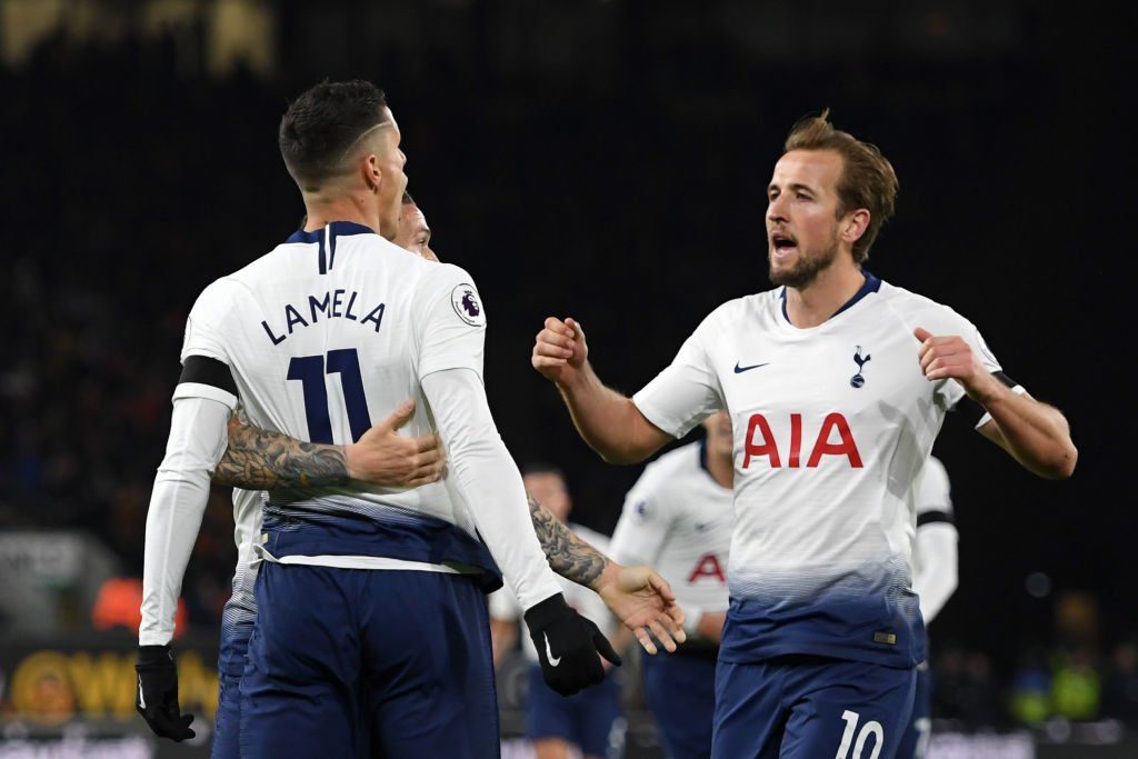  Lamela y Kane. celebran uno de sus goles.