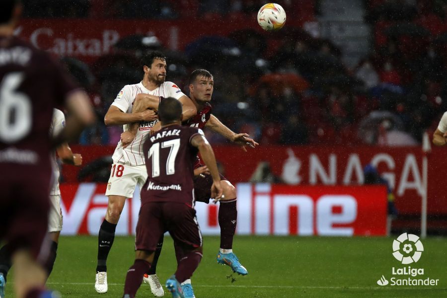 Lance del partido entre el Sevilla y la Real Sociedad en el Sánchez Pizjuán.