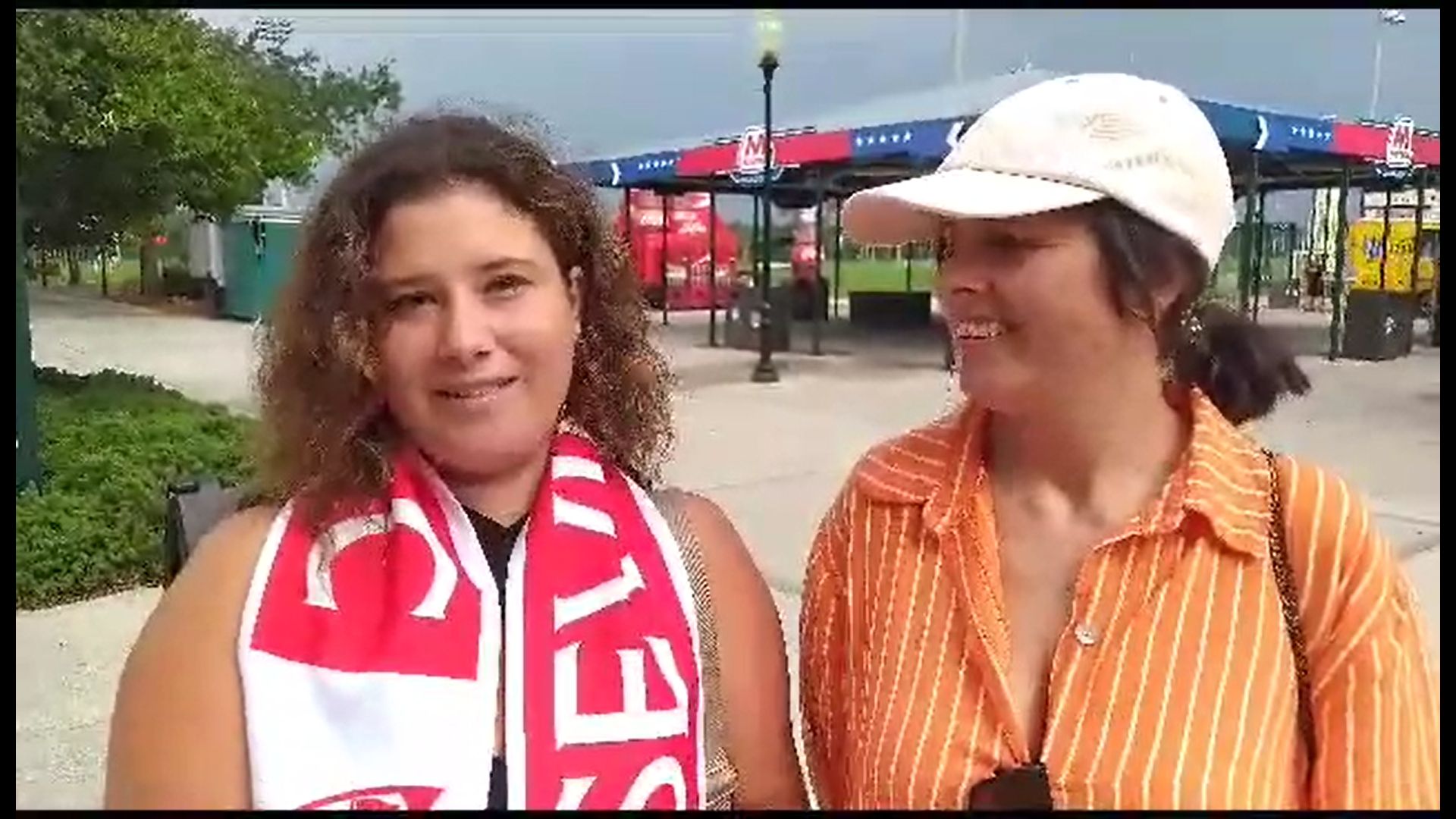 Laura e Irene, las hinchas incondicionales de Morgado y del Sevilla