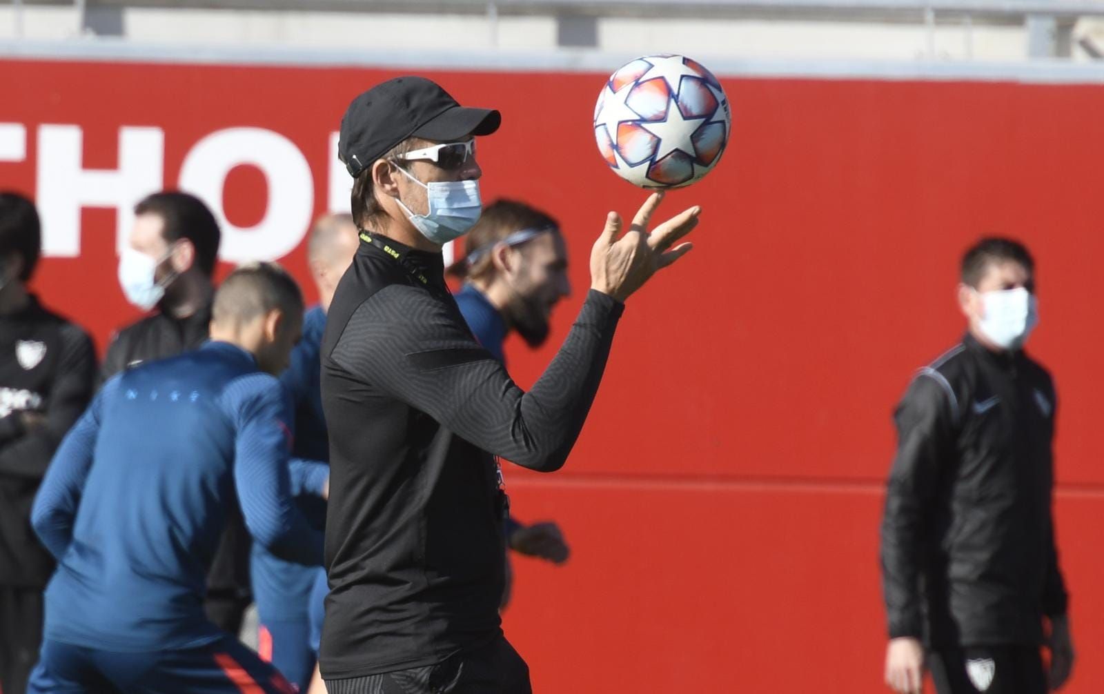  Lopetegui, en el entrenamiento del Sevilla.
